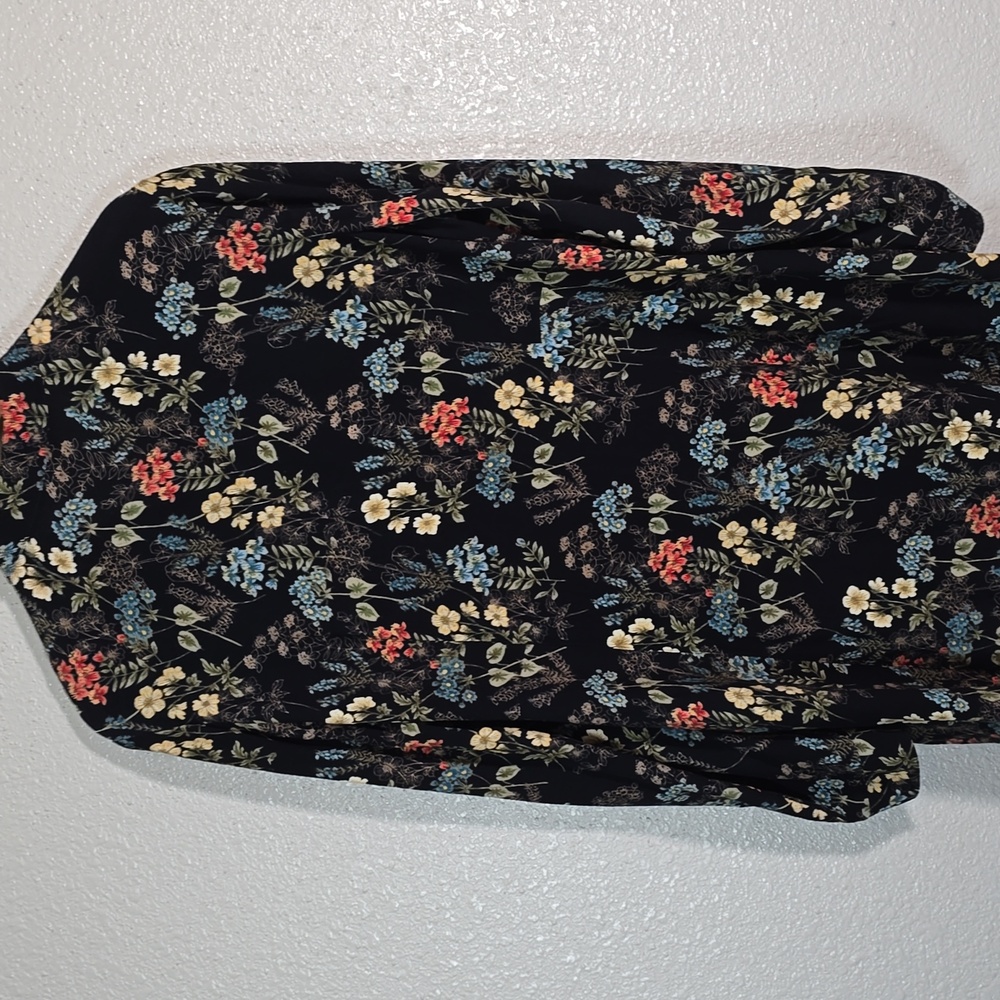 J Jill Floral Black Women's Top - Picture 8 of 8